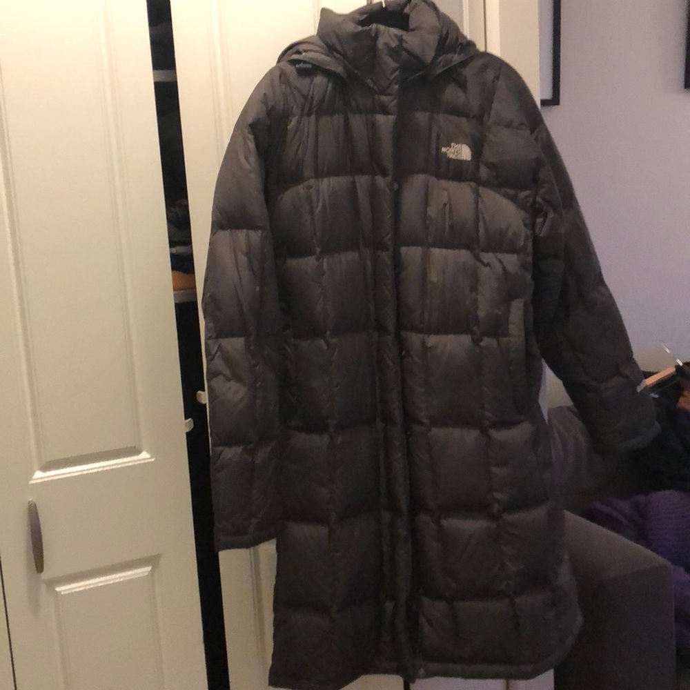 North face quilted long winter coat with hood